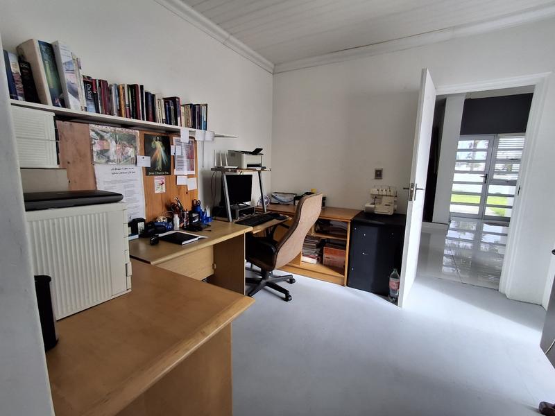 4 Bedroom Property for Sale in Lampiesbaai Western Cape
